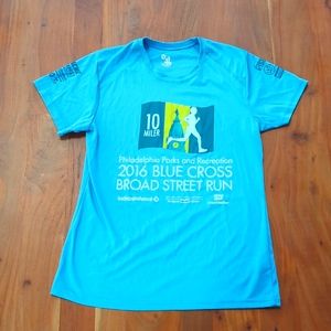 Broad Street Run 2016 Women's medium Blue Cross running athletic shirt, like new